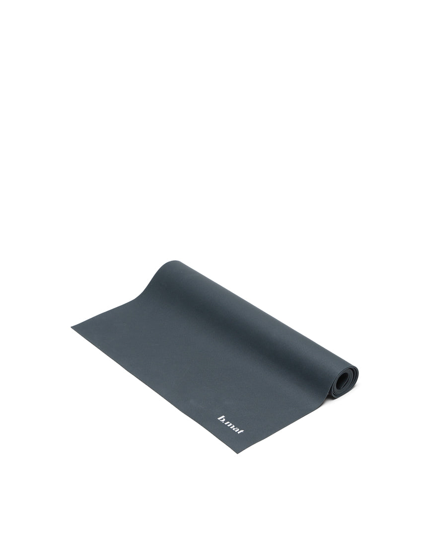b, mat traveller 2mm yoga mat - grippy & compact – b, halfmoon